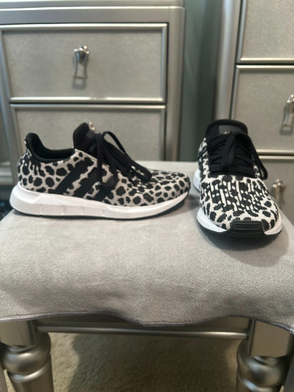 Adidas Swift Run 1.0 - size 7.5